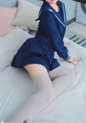 健身房里被教练c到呻吟男女视频