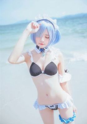 秋山祥子